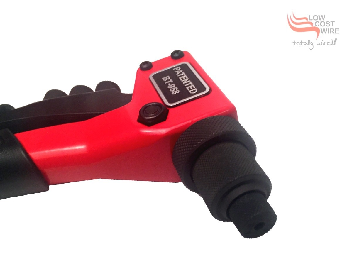 The Compact Blind Rivet Tool works with Aluminium, Steel or Stainless Steel Rivets for a